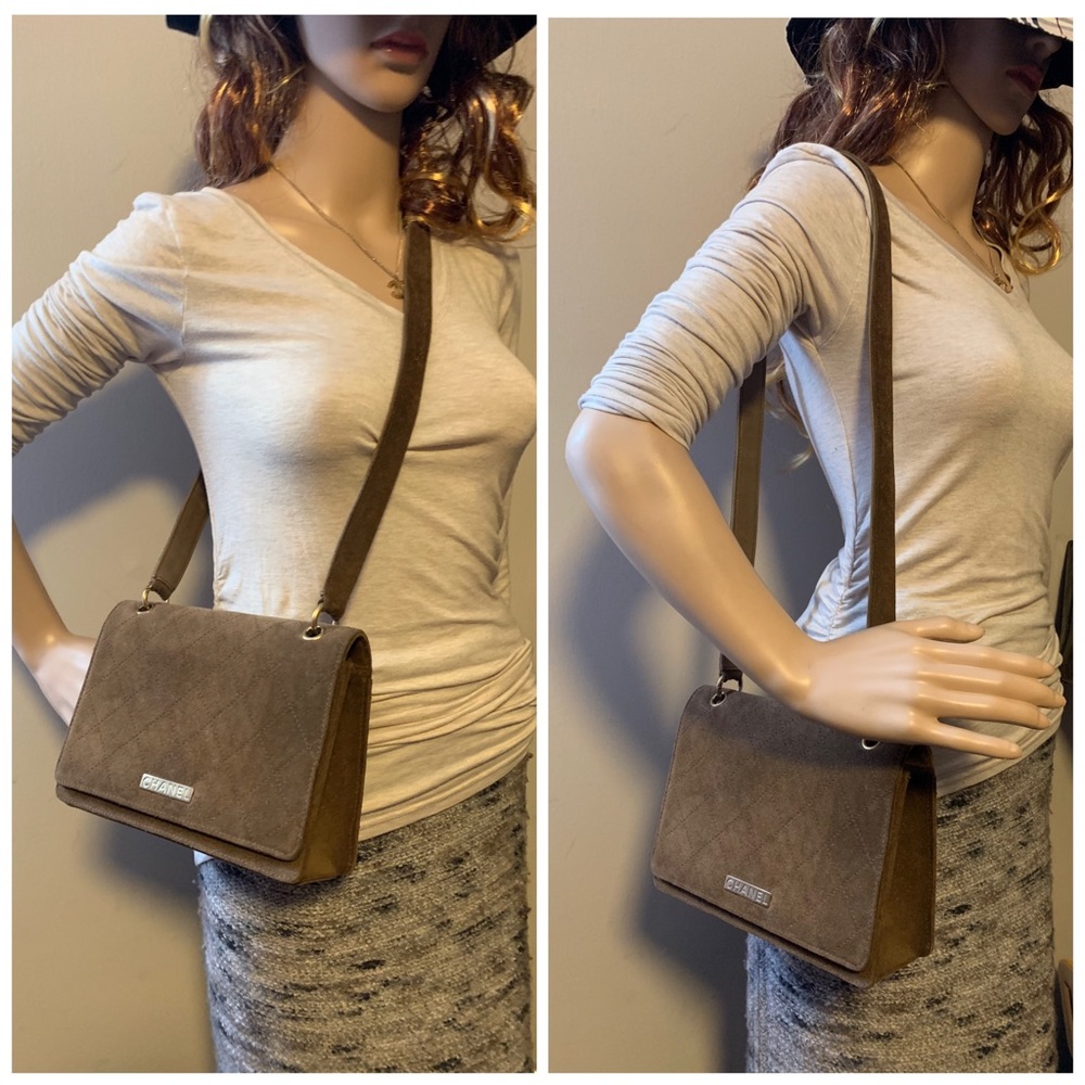 Chanel suede Logo Shoulder Bag - Picture 3 of 16